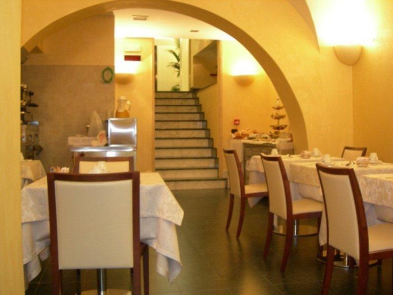 Hotel Crosti 3*