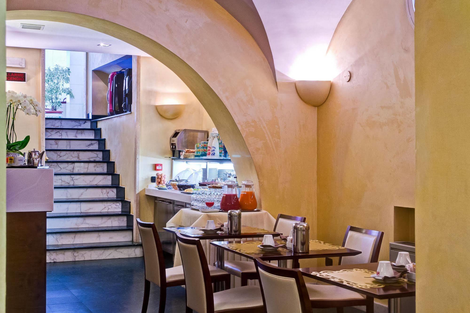 Hotel Crosti 3*