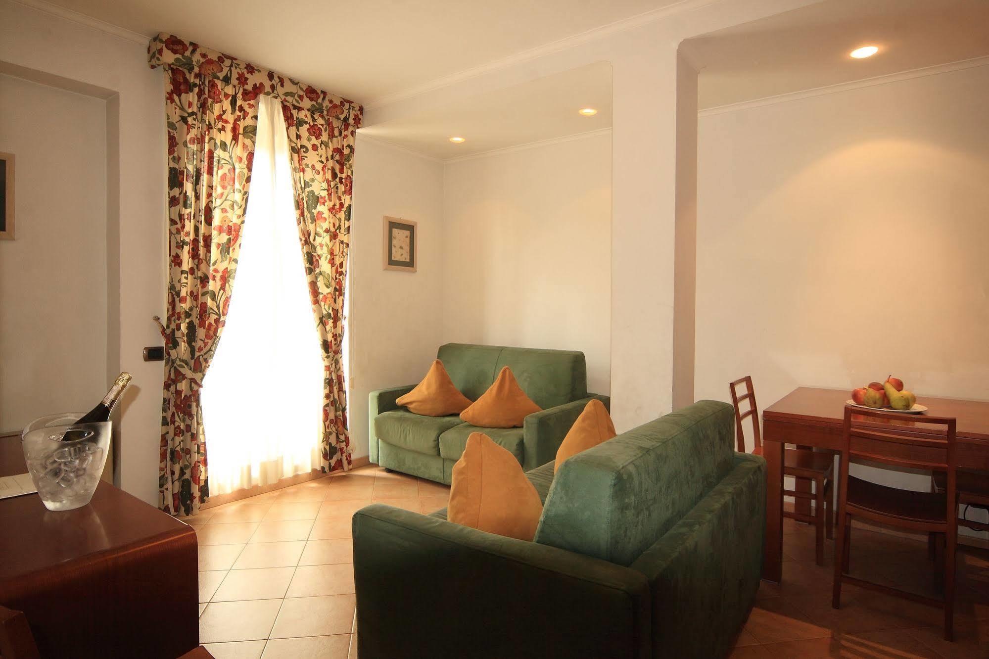 Crosti Hotel Roma