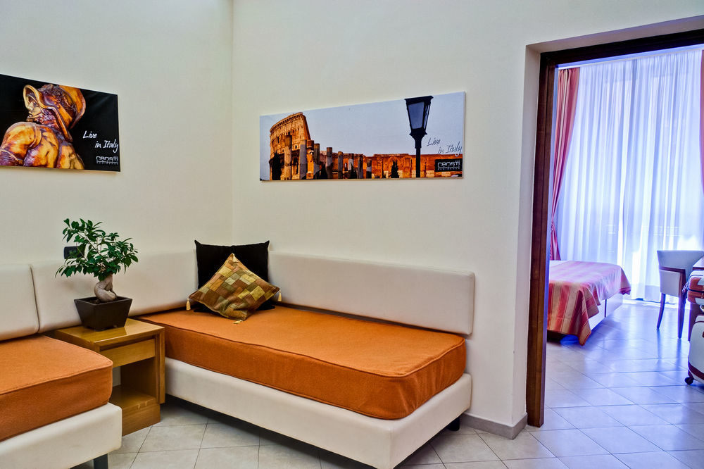 Crosti 3* Rom